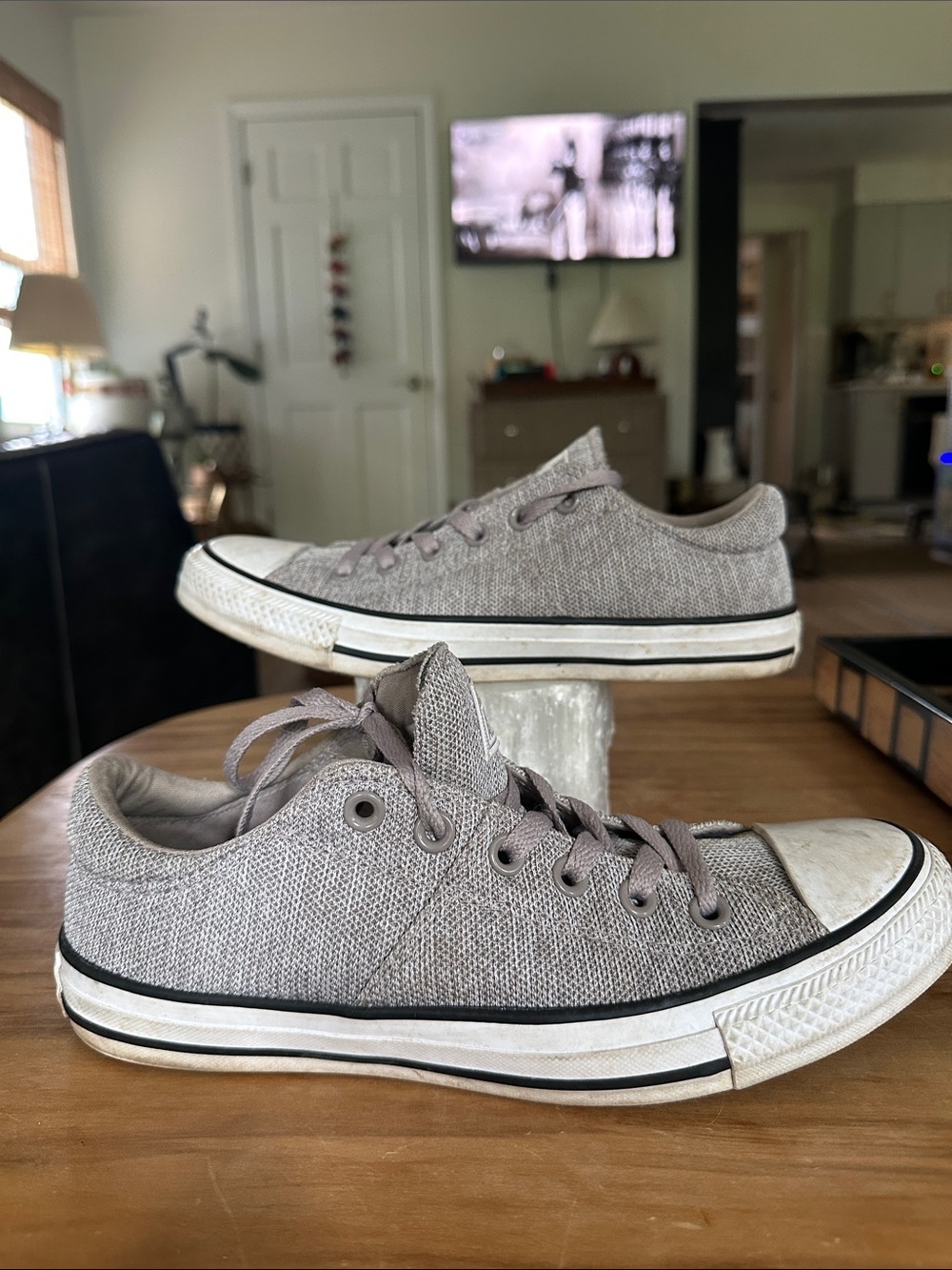 Casual Low-Top Canvas Sneakers in Light Gray size 9 used hole in tongue as shown